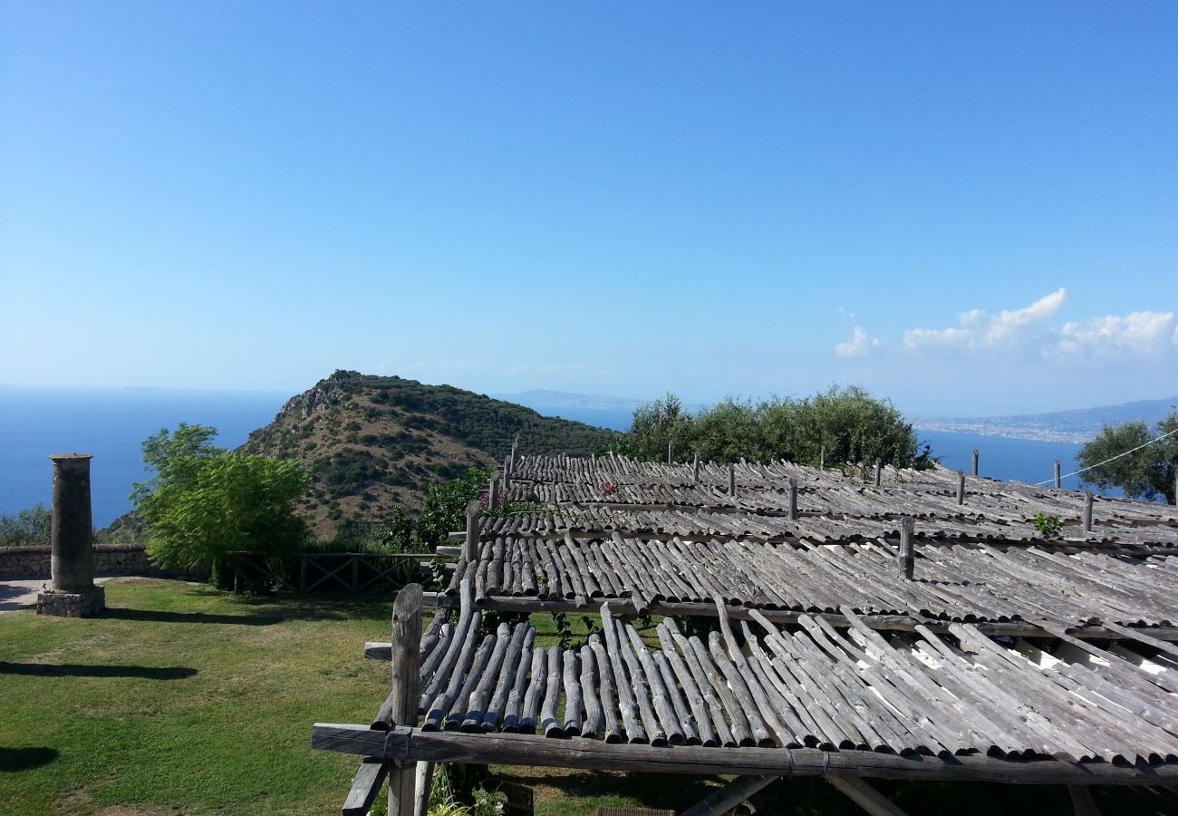 Affitto per camere a Vico Equense - Camera La Contessa ad Astapiana