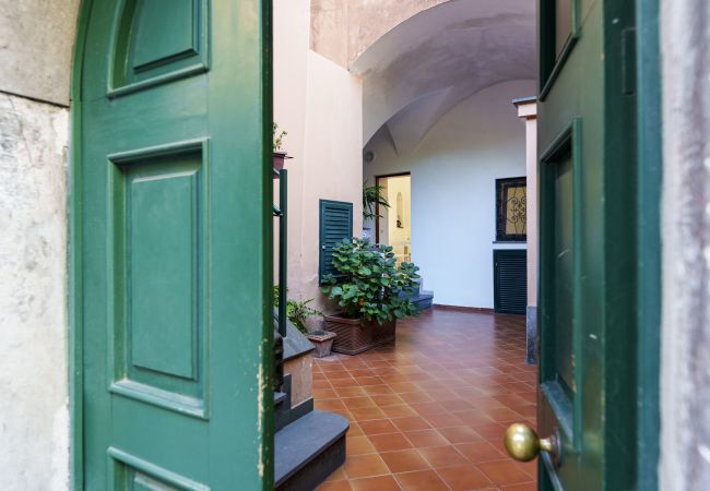 Apartment in Sorrento - -Vallone dei Mulini Suite 2 minutes from Piazza Tasso Apartment in Sorrento - -Vallone dei Mulini Suite 2 minutes from Piazza Tasso