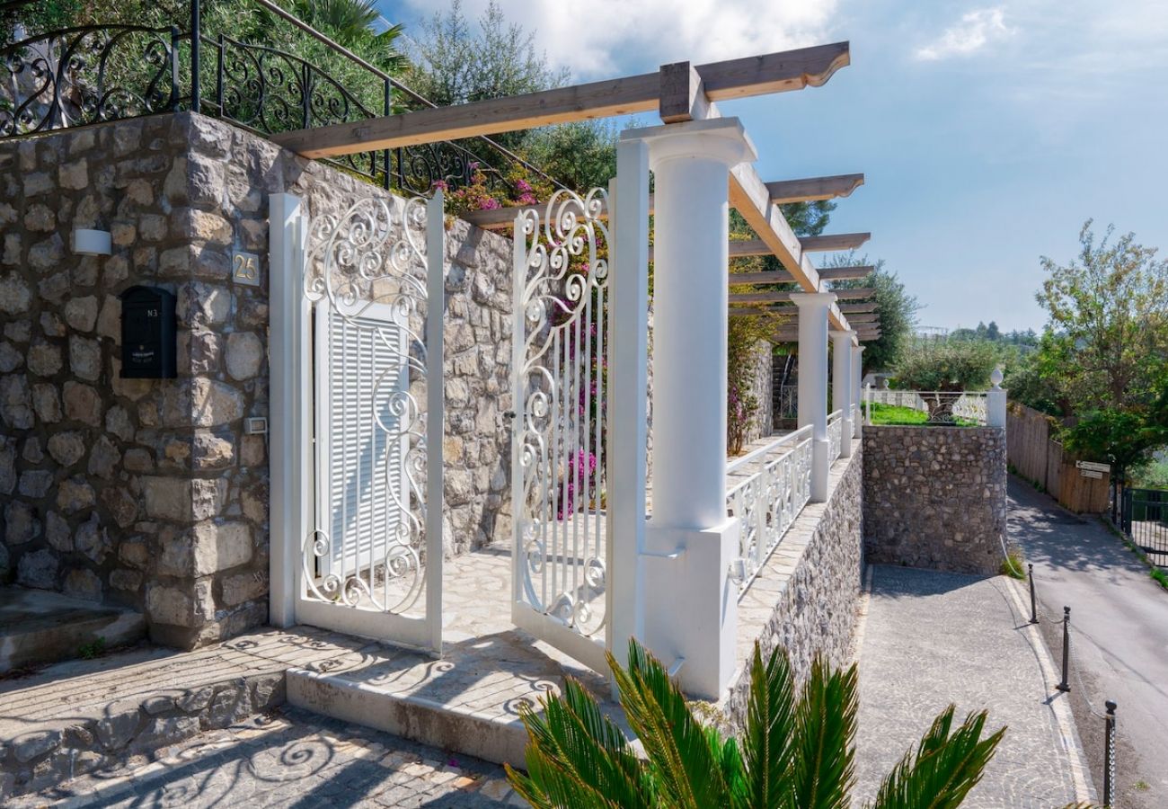 Apartment in Massa Lubrense - Belvedere apartament in Nerano stunning sea view 