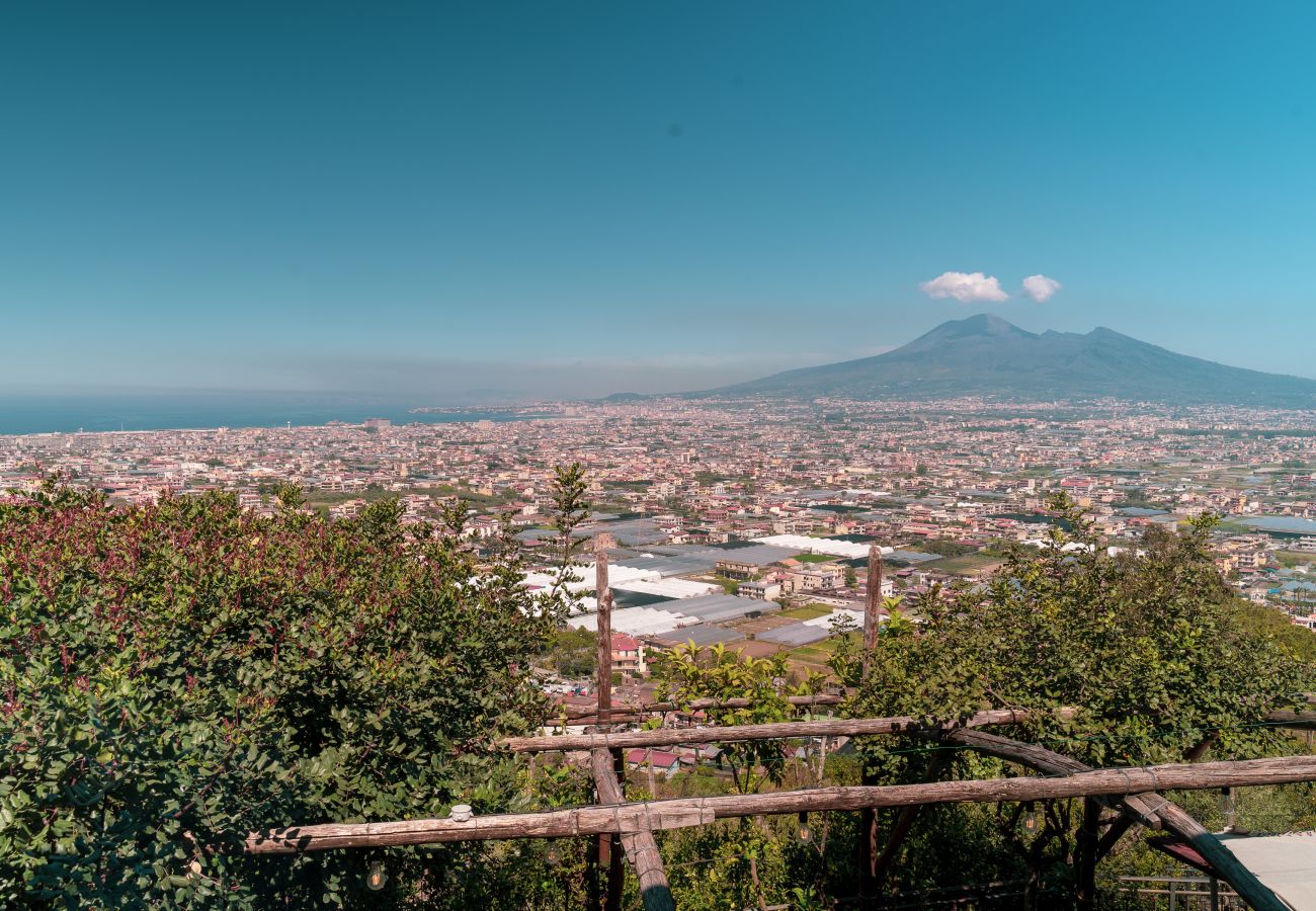 Rent by room in Casola di Napoli - Vesuvio Suite with a view of the Bay of Naples