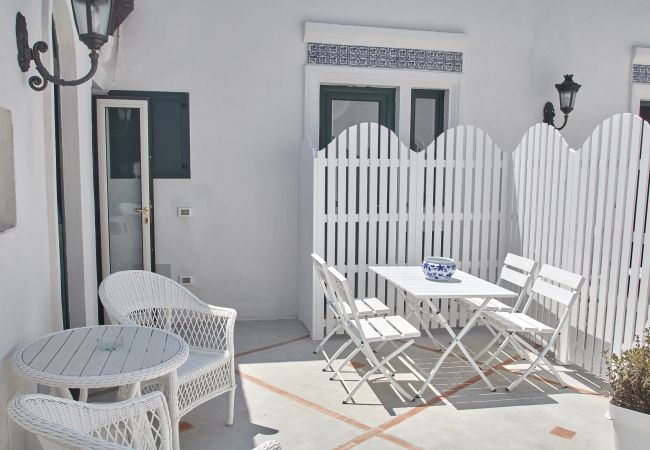 Apartment in Capri - The Capri Fresco  10 minutes from the square Apartment in Capri - The Capri Fresco  10 minutes from the square