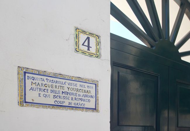 Apartment in Capri - The Capri Fresco  10 minutes from the square Apartment in Capri - The Capri Fresco  10 minutes from the square