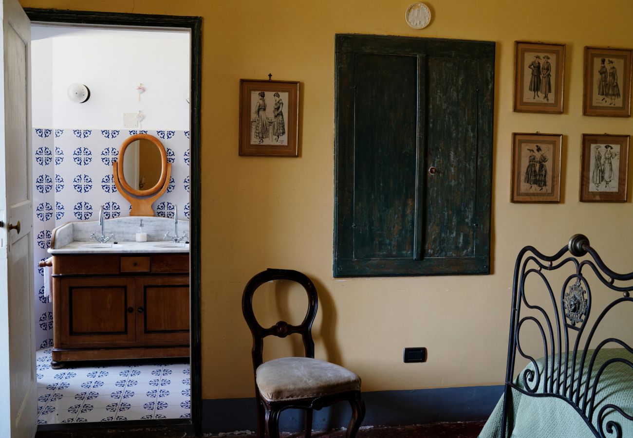 Rent by room in Vico Equense - Camera La Contessa ad Astapiana