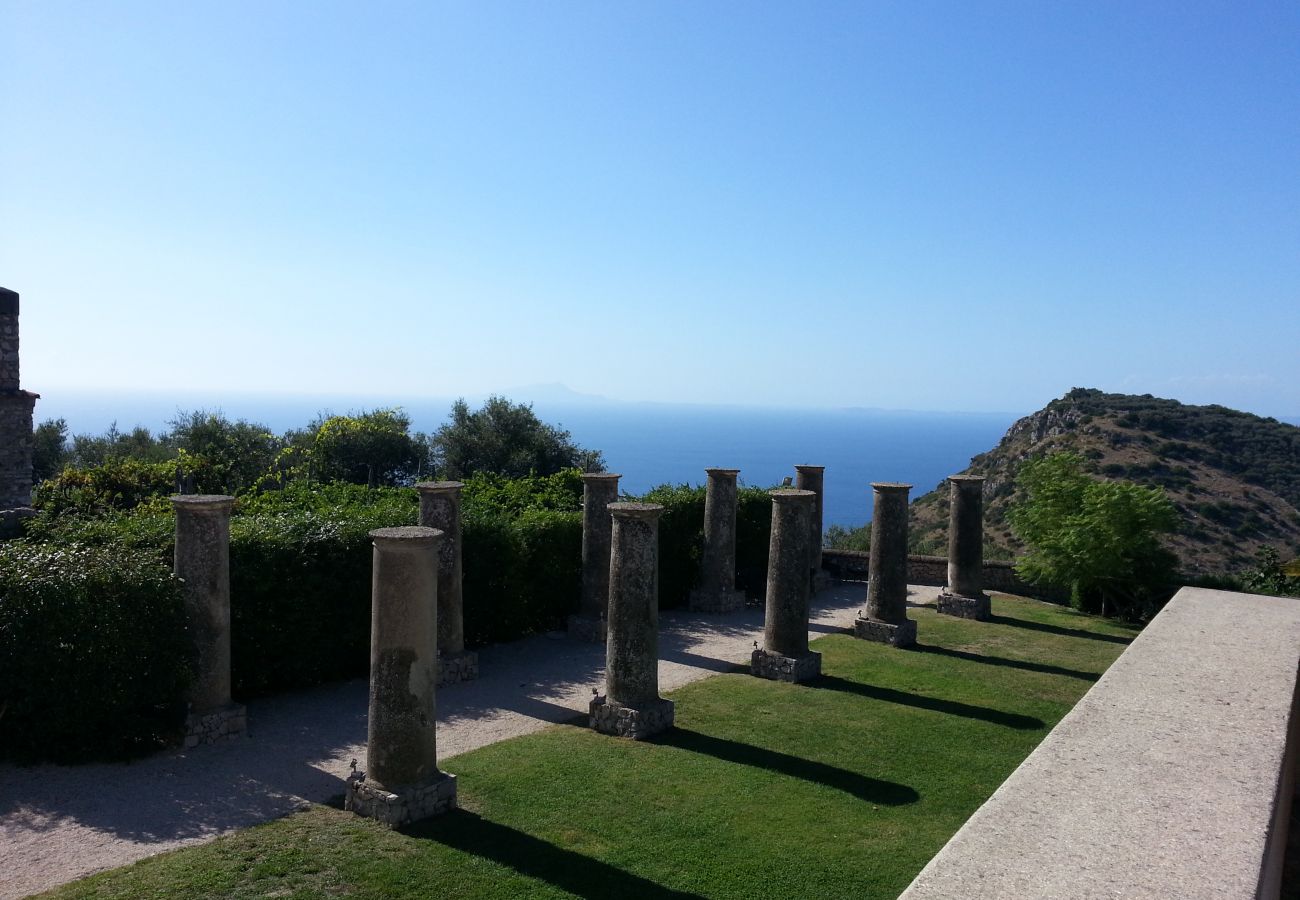 Rent by room in Vico Equense - Camera La Contessa ad Astapiana