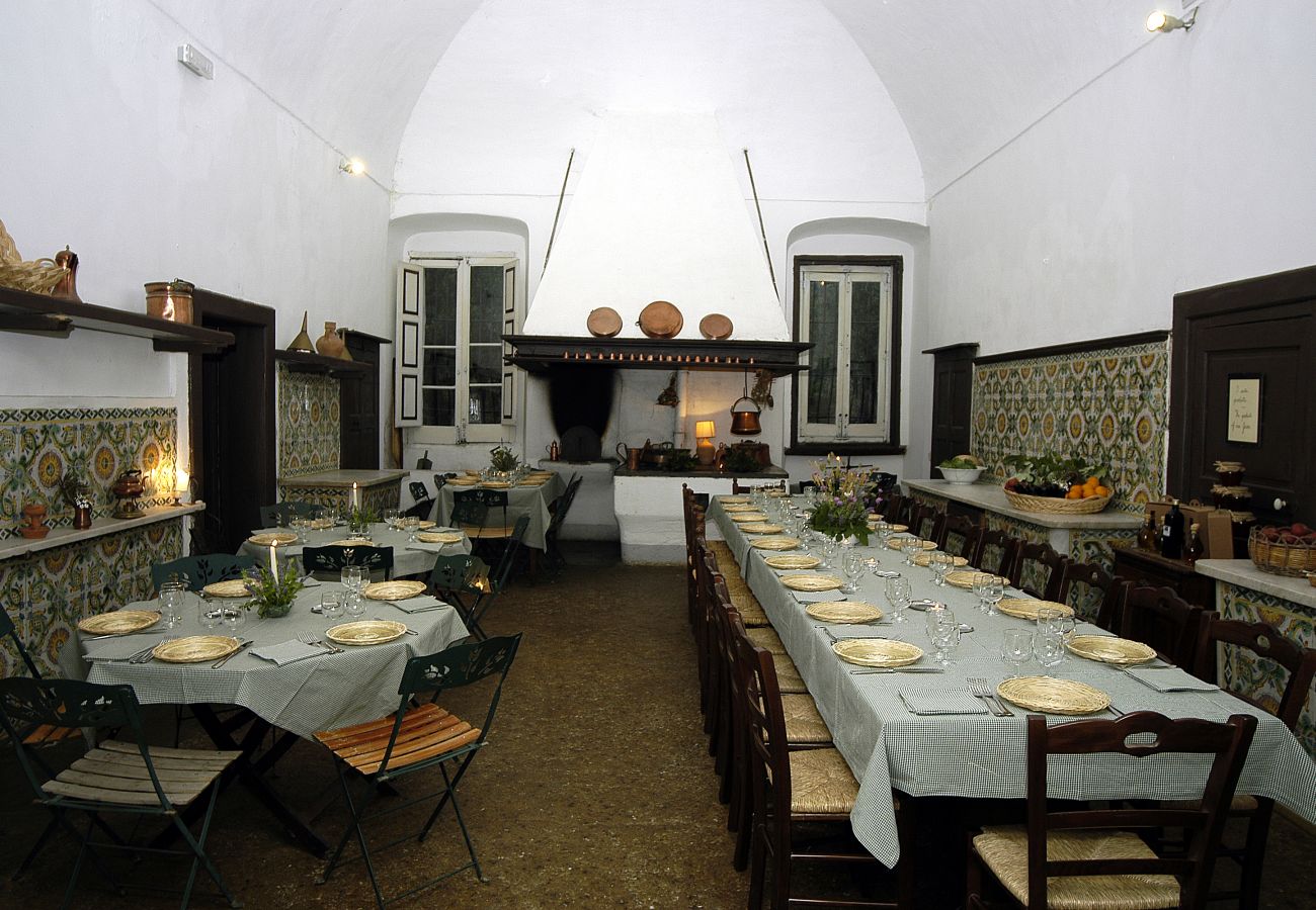 Rent by room in Vico Equense - Camera La Contessa ad Astapiana