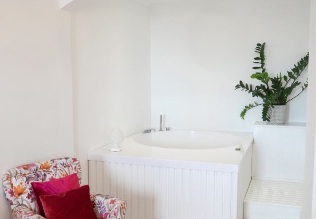 Rent by room in Casola di Napoli - Gulf Suite Rent by room in Casola di Napoli - Gulf Suite