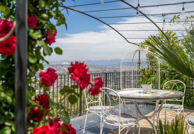 Rent by room in Casola di Napoli - Gulf Suite