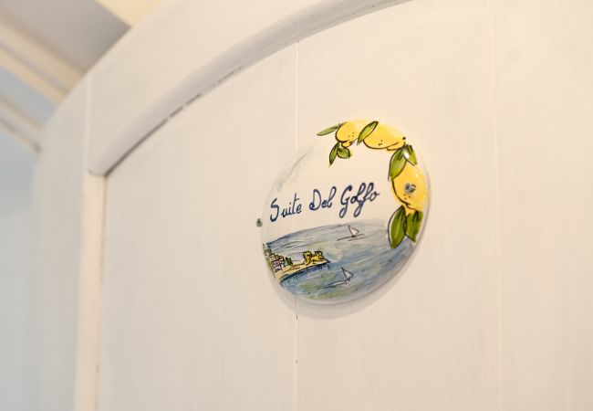 Rent by room in Casola di Napoli - Gulf Suite Rent by room in Casola di Napoli - Gulf Suite