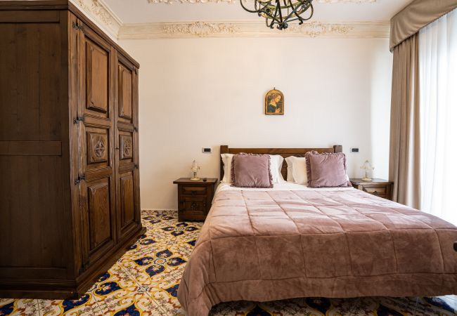 Rent by room in Casola di Napoli - Miramare Suite Rent by room in Casola di Napoli - Miramare Suite