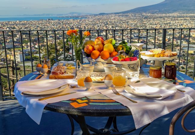 Rent by room in Casola di Napoli - Miramare Suite