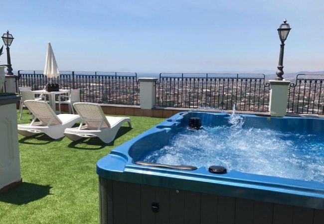 Rent by room in Casola di Napoli - Miramare Suite