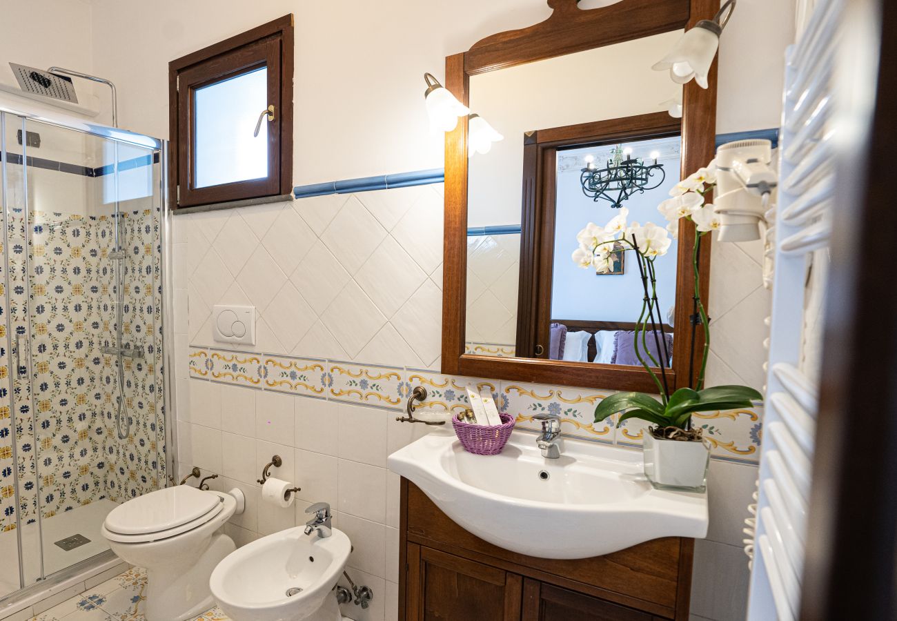 Rent by room in Casola di Napoli - Miramare Suite