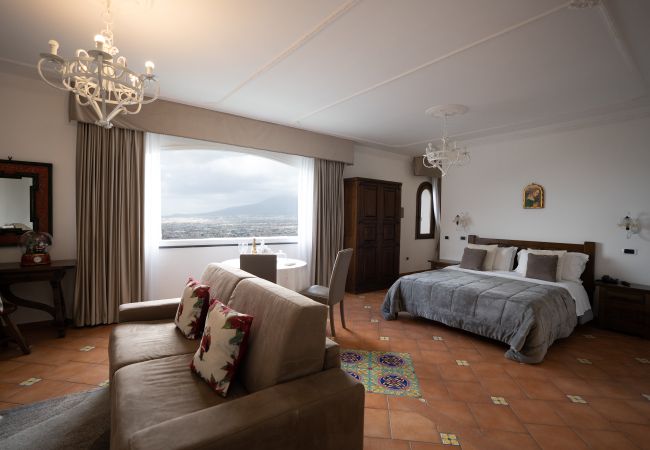 Rent by room in Casola di Napoli - Vesuvius Suite