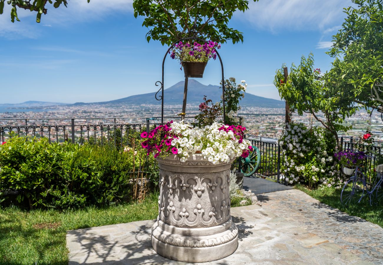 Rent by room in Casola di Napoli - Vesuvius Suite