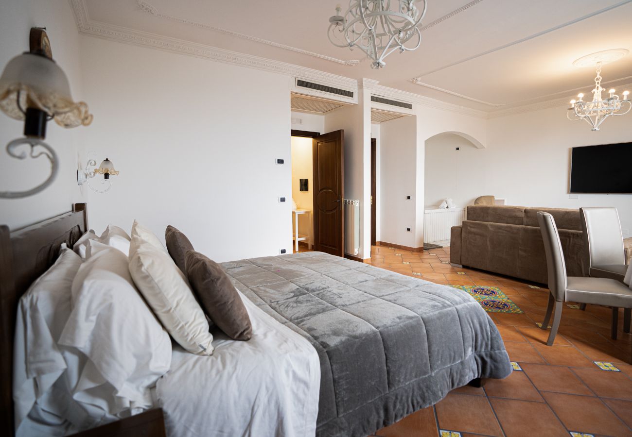 Rent by room in Casola di Napoli - Vesuvius Suite