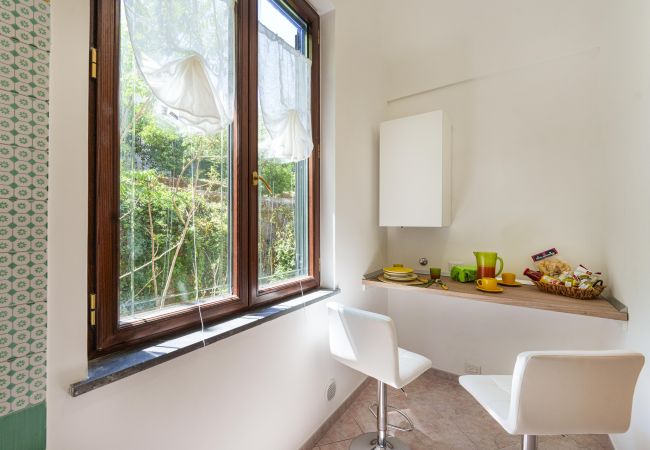 Apartment in Sorrento - VALLEY MILLS WINDOW SORRENTO Apartment in Sorrento - VALLEY MILLS WINDOW SORRENTO