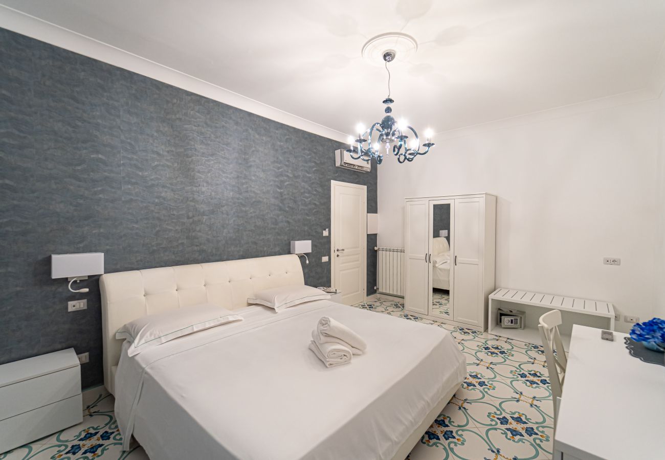 Rent by room in Sorrento - Mariarosaria Resort  Sorrento suite Positano