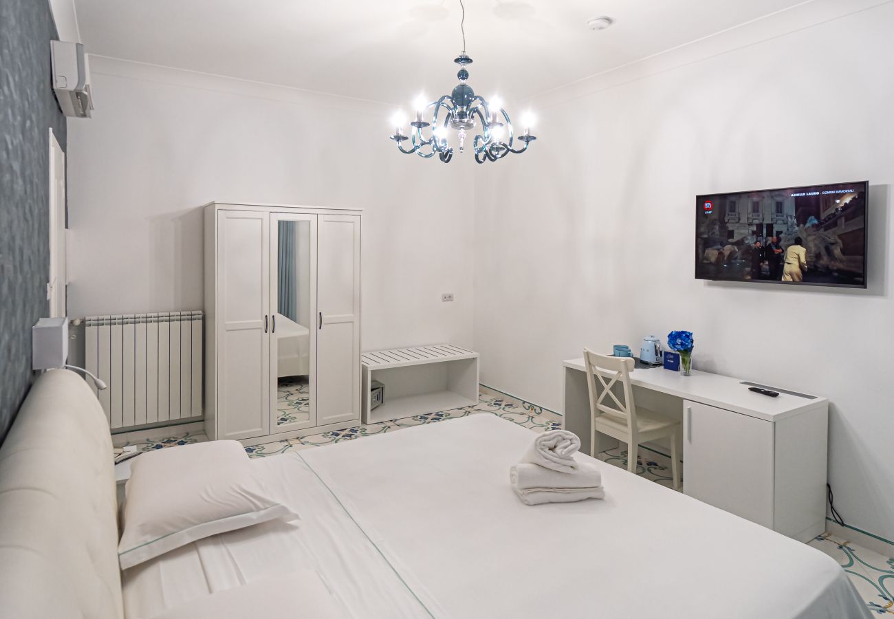Rent by room in Sorrento - Mariarosaria Resort  Sorrento suite Amalfi