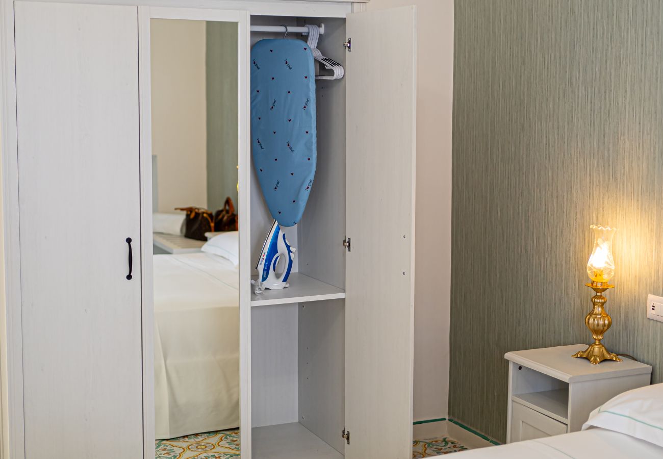 Rent by room in Sorrento - Mariarosaria Resort  Sorrento suite Amalfi